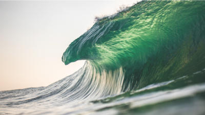 ocean wave about to break